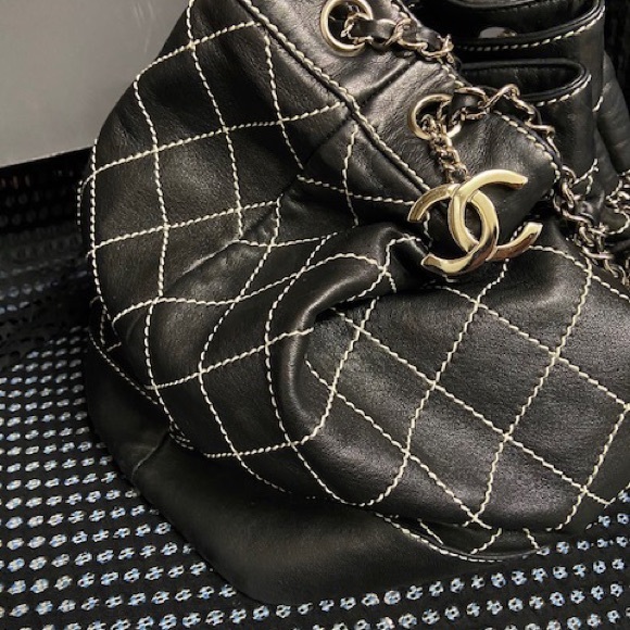 🖤 HP🎉Chanel Bucket Lambskin Bag - Picture 4 of 16